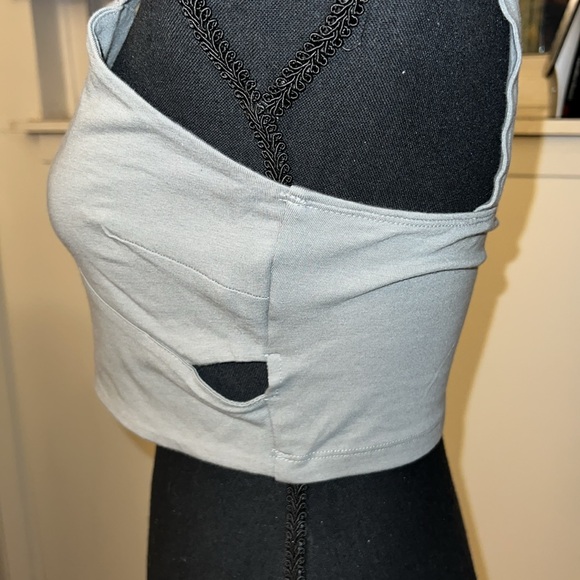Size M Charlotte Russe Cropped Top - Picture 2 of 3